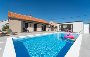 Nice Home In Paljuv With Wi-Fi